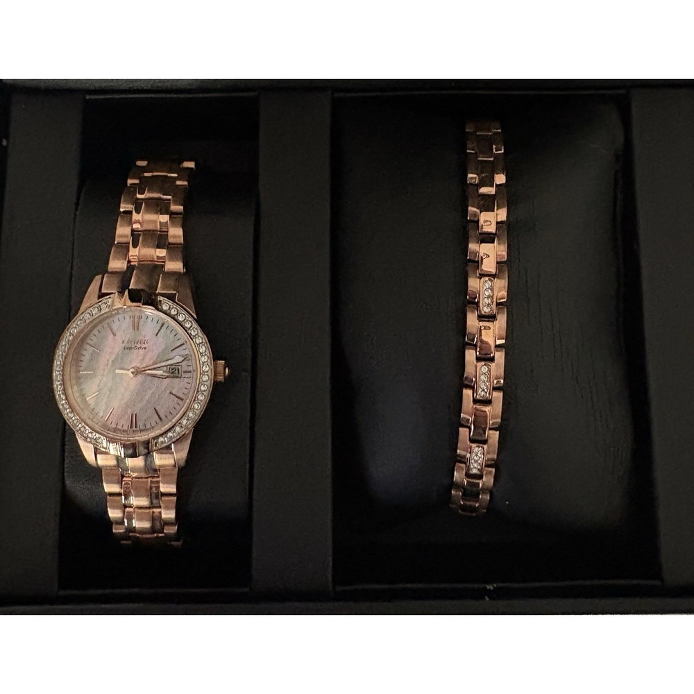 NIB: Citizen Eco Drive Women's Watch & Bracelet Set Rose Gold Mother Of Pearl - Picture 2 of 8